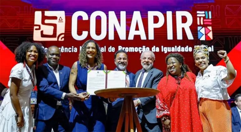 Prefeito de Itabira participa da abertura da 5ª Conapir e convida Lula a visitar a cidade