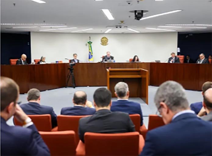 Julgamento de Bolsonaro: Moraes, Dino e Fux apontam caminhos para governo e oposição