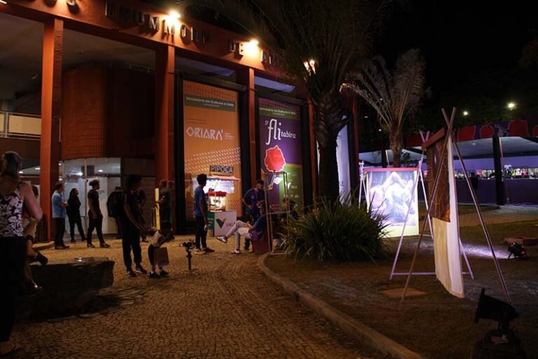 Flitabira abre a sua quinta edição com condenações ao massacre no Rio e celebra Dona Rosinha, do Quilombo Morro de Santo Antônio