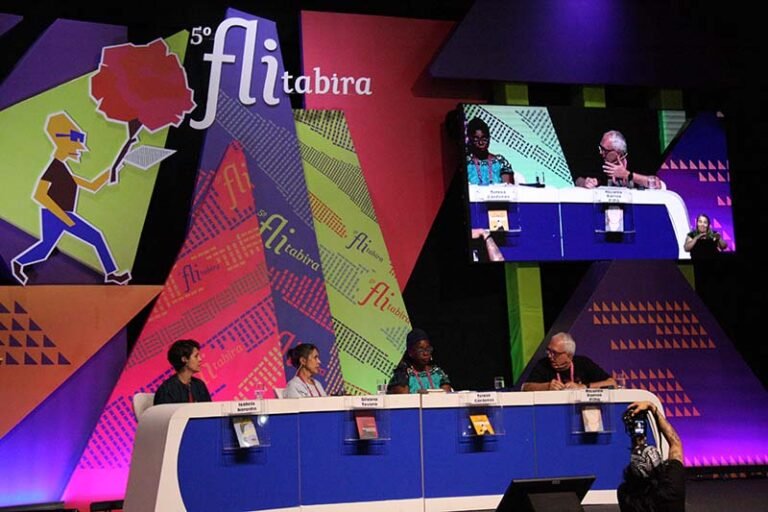 No Flitabira, autoras refletem sobre o tempo presente e a força da palavra