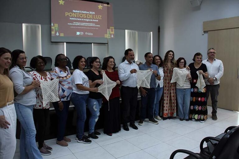Itabira prepara decoração de Natal com pontos de luz, crochê, afeto e incentivo à economia local