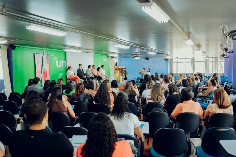 Seminário em Itabira discute acolhimento infantil e reforça papel da sociedade na proteção infantil