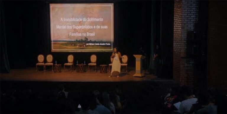 Vereadores aprovam moção de aplausos ao seminário FLOW Mentes Brilhantes realizado recentemente em Itabira