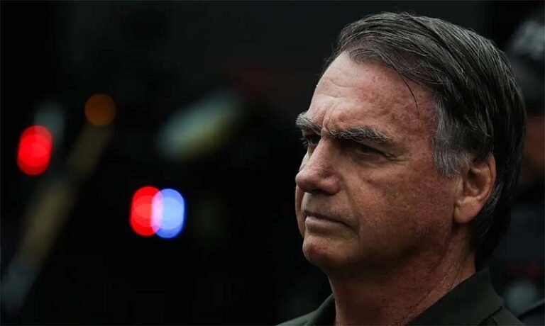 Justiça suspende benefícios vitalícios durante prisão de Bolsonaro