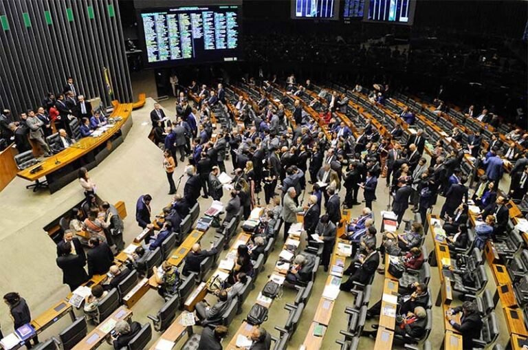 Congresso enterra a legislação ambiental brasileira