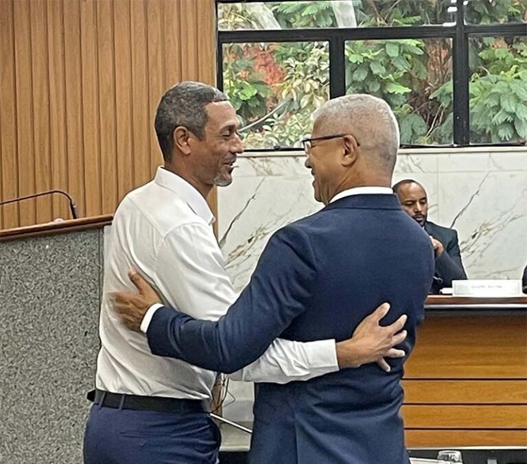 Júlio “Contador” retorna à Câmara após 11 meses na Fazenda; Júber Madeira volta à suplência declarando lealdade ao prefeito Marco Antônio