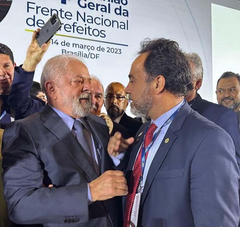 Lula em Itabira será o primeiro presidente a visitar a cidade mantendo contato com o povo
