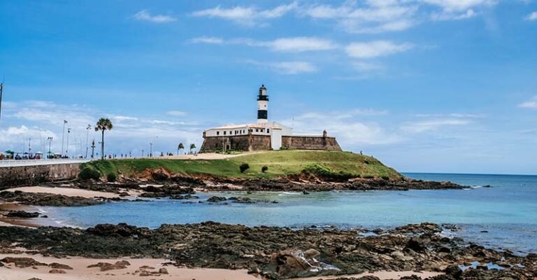 “Salvador por Caetano Veloso”: uma viagem literária e musical pela capital baiana