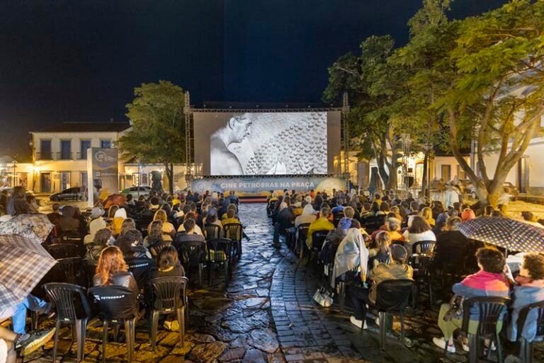 Mostra de Cinema de Tiradentes transforma cidade histórica em palco do audiovisual brasileiro