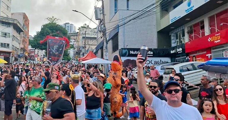 Dinossauros Rock agitam o Pré-Carnaval de Itabira no domingo (8), com esquenta no paredão da rua Tiradentes