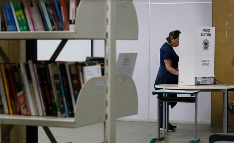 Eleições de 2026 devem ser decididas pela rejeição, não pela ideologia, aponta pesquisador político