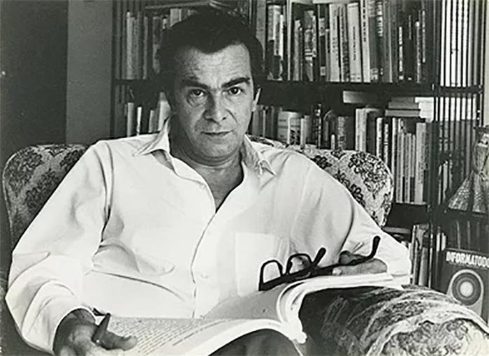 “O Mobral não faliu”, dizia Darcy Ribeiro, por deseducar o povo. Mais do que nunca ele acertou, como mostra a política nacional