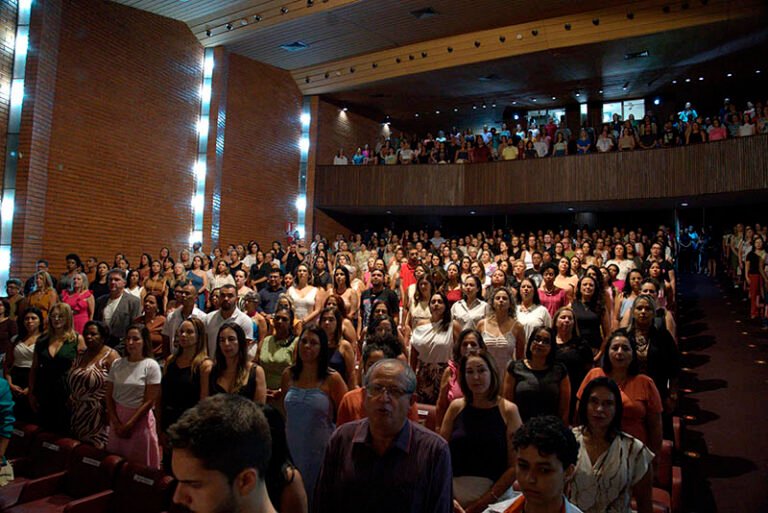 Posse de gestores escolares marca início do Ano Letivo 2026 e reafirma compromisso de Itabira com uma escola pública inclusiva e democrática