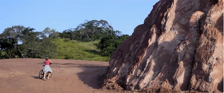 Como nasce um cinema de guerrilha: processo criativo do curta metragem “Num futuro…” (2021)