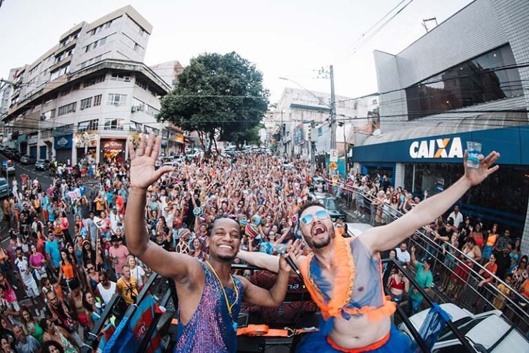Altamente demais: Itabira fecha o pré-Carnaval com diversidade, cortejos de blocos e festa democrática