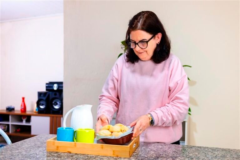 Mulheres dedicam mais de mil horas por ano ao trabalho doméstico não remunerado