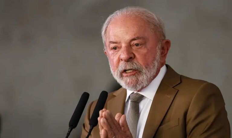 Lula zera imposto e subsidia diesel para conter alta do petróleo