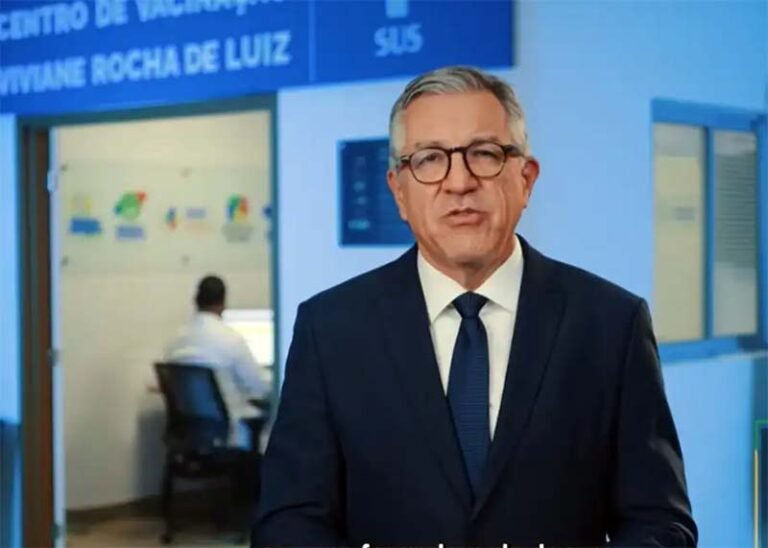 Dia D: “vamos vacinar antes de o inverno chegar”, diz Padilha