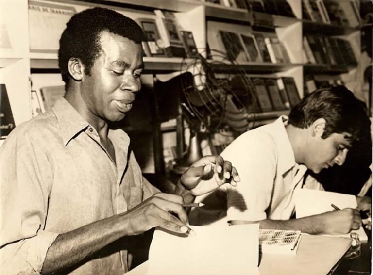 Adão Ventura tem relançamento de seu livro A Cor da Pele em sua terra natal