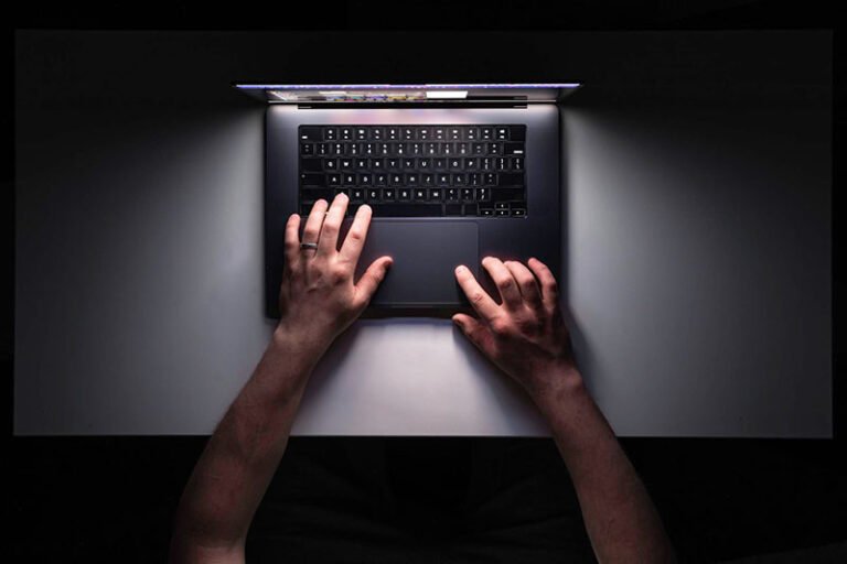 Deepfakes crescem 308% no Brasil e levam TSE a impor restrições inéditas no período eleitoral