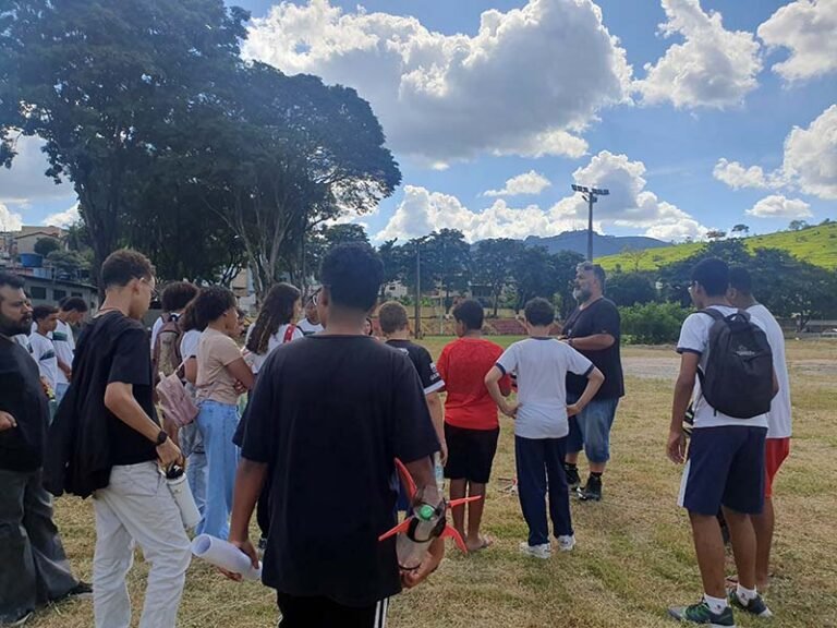 Itabira prepara jovens cientistas para Olimpíada de Astronomia e Foguetes 2026