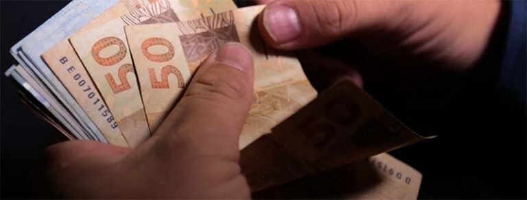 Mundo atinge recorde de bilionários: “Bolha vai afetar mais vulneráveis”, diz especialista