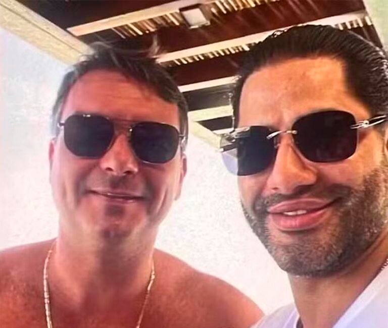 Plataformas confirmam autenticidade da foto de Flávio Bolsonaro com Sicário e afastam uso de inteligência artificial