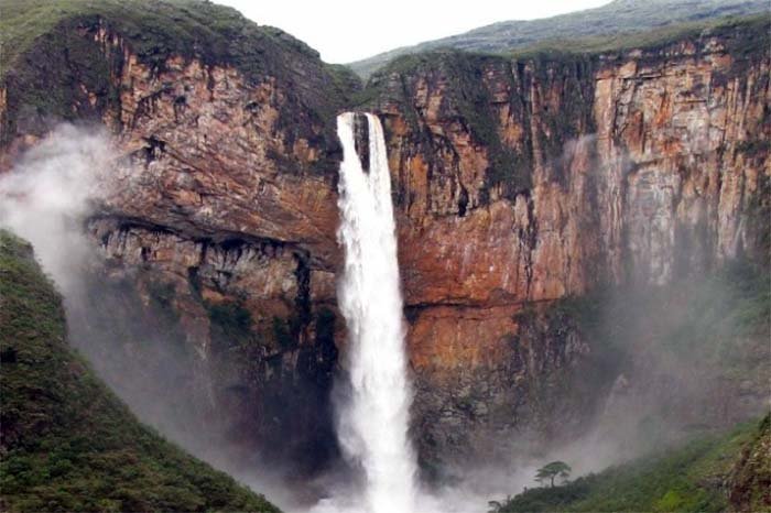Justiça fecha Cachoeira do Tabuleiro dias após reabertura patrocinada pela Anglo American