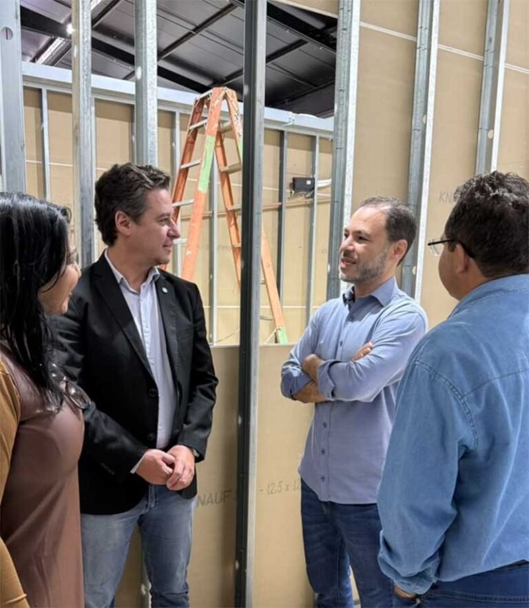 Vereadores visitam obras do Posto UAI em Itabira