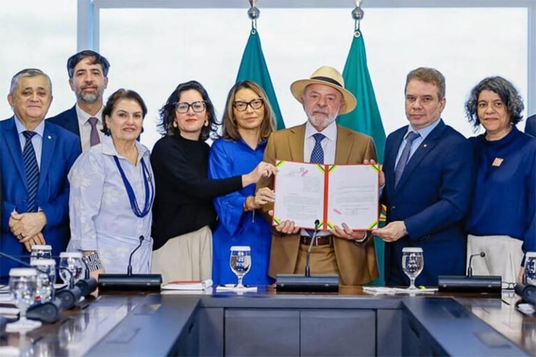 Lula sanciona lei que endurece combate à violência sexual infantil digital