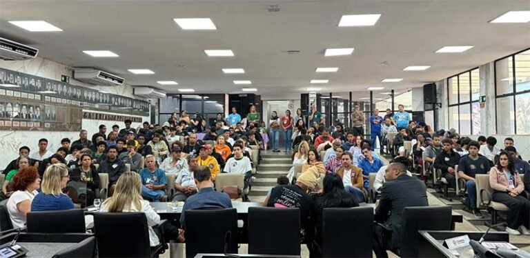 Câmara de Itabira debate masculinidade e combate à violência contra a mulher no Agosto Lilás