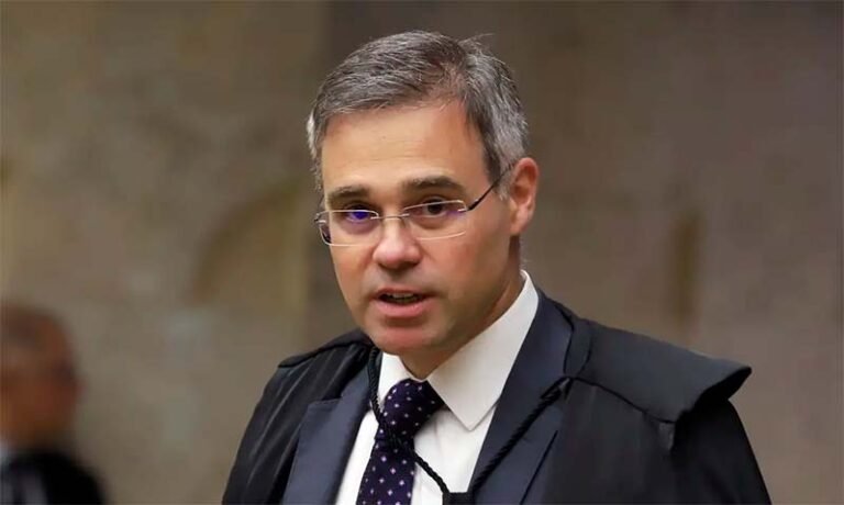 Mendonça rejeita ação contra reajuste do Bolsa Família