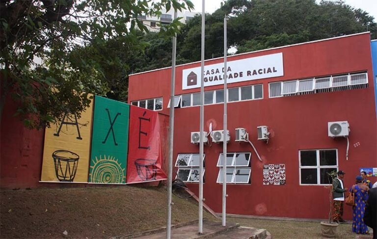 Oficinas da Casa da Igualdade orientam comunidades sobre regularização fundiária e combate ao racismo religioso