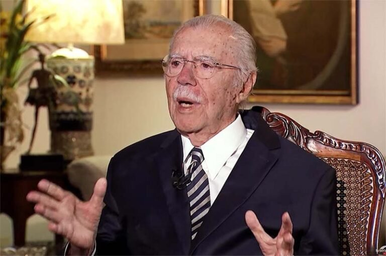 José Sarney é internado com pneumonia aos 96 anos: o que se sabe sobre a saúde do ex-presidente