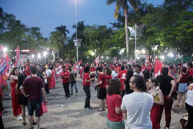 Praça Acrísio recebe o primeiro ato pró‑Lula da campanha no segundo turno em Itabira