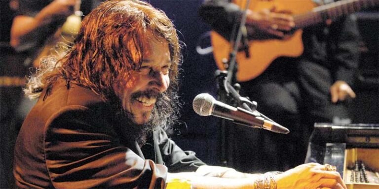 Velório de Benito Di Paula reúne fãs e admiradores no Theatro Municipal de São Paulo