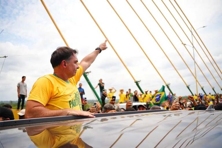 Entre a ciência e a boiada está o Brasil diante da emergência climática e de uma eventual eleição de Flavio Bolsonaro