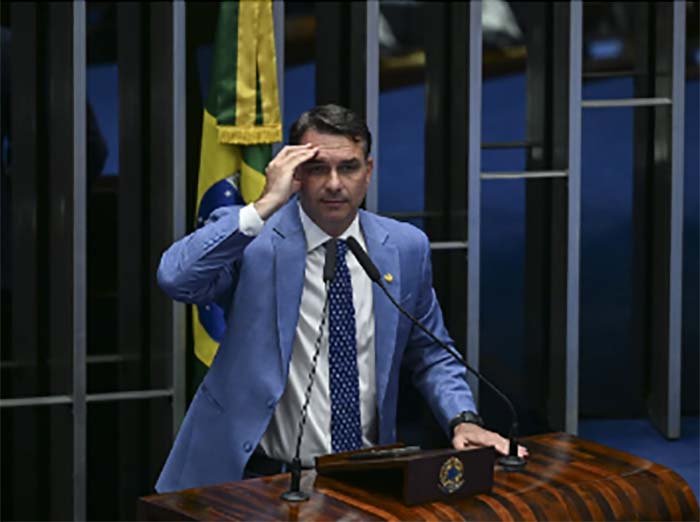 Flávio Bolsonaro & família: as perguntas que a Pública já respondeu e você precisa saber