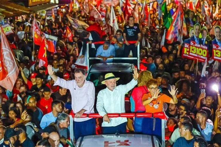 Entre a civilização e a barbárie, nosso voto é em Lula
