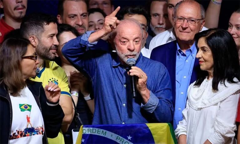 Lula é reeleito com a força de sua história e da mobilização popular das ruas e das redes sociais
