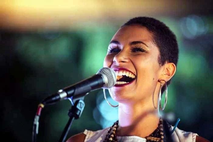 Maíra Baldaia fará shows em São Paulo e promoção com CDs da cantora já tem ganhadores