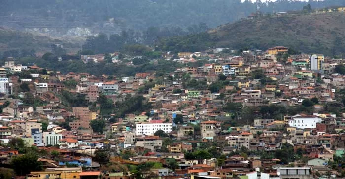 Disputa pela Prefeitura de Itabira chega aos eleitores pelas ondas do rádio com início do horário eleitoral gratuito