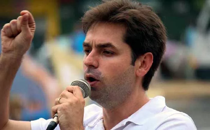 Bernardo Mucida deve ser lançado como pré-candidato a prefeito de Itabira na próxima semana. André Viana, ou João Izael, pode ser o vice