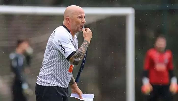 Atlético perde a vantagem no Brasileirão e torcida já começa a questionar as caras contratações exigidas por Sampaoli