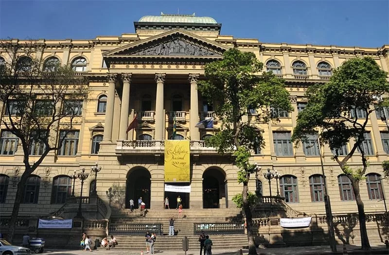Biblioteca Nacional reverencia Carlos Drummond de Andrade