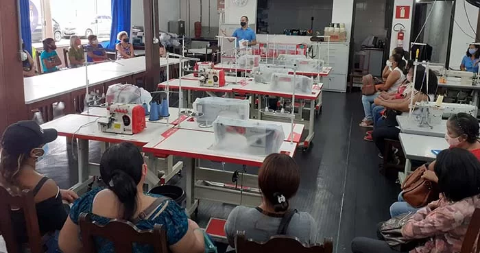 Projeto social capacita mulheres itabiranas em situação de vulnerabilidade para trabalhar na indústria de confecções