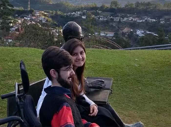 Daniel Cruz, poeta itabirano, lança Alma Riscada, neste sábado, no Clube da Leitura, na galeria do Centro Cultural