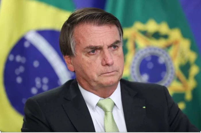Bolsonaro cai de 28% para 26% na segunda pesquisa Ipespe de março; Lula sobe a 44%