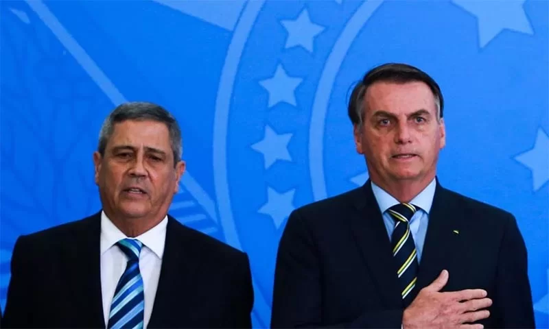 Bolsonaro sinaliza que Braga Netto sai de vice com ele na disputa da presidência para evitar impeachment caso reeleja