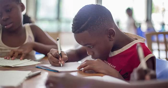 Racismo está enraizado na educação escolar